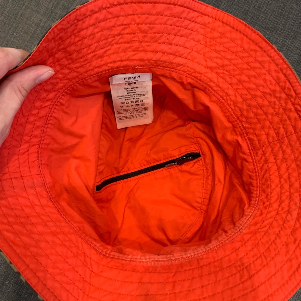 FENDI Monogram Bucket Hat - Picture 4 of 5